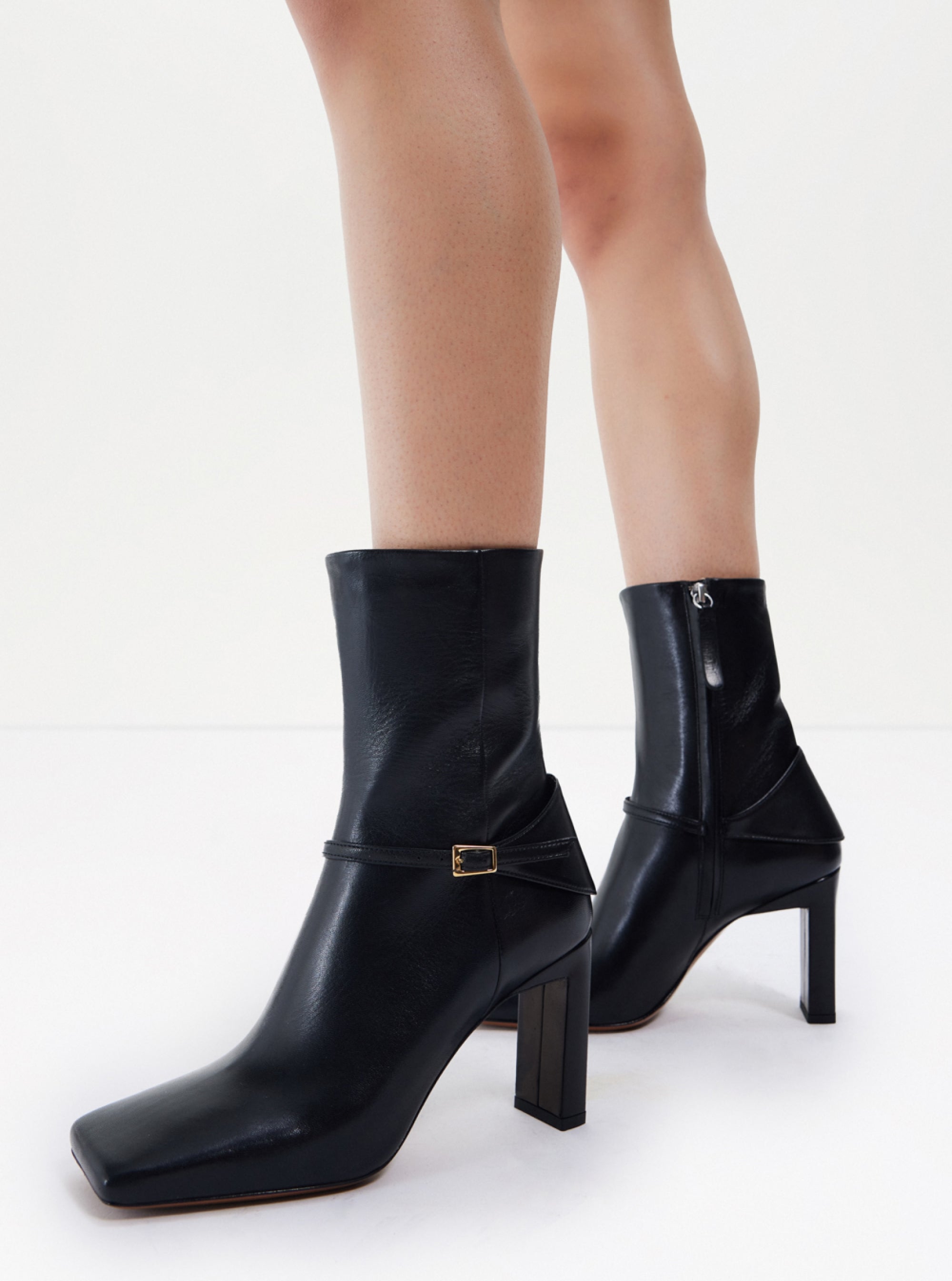 Isa Boot - Black / Buckle