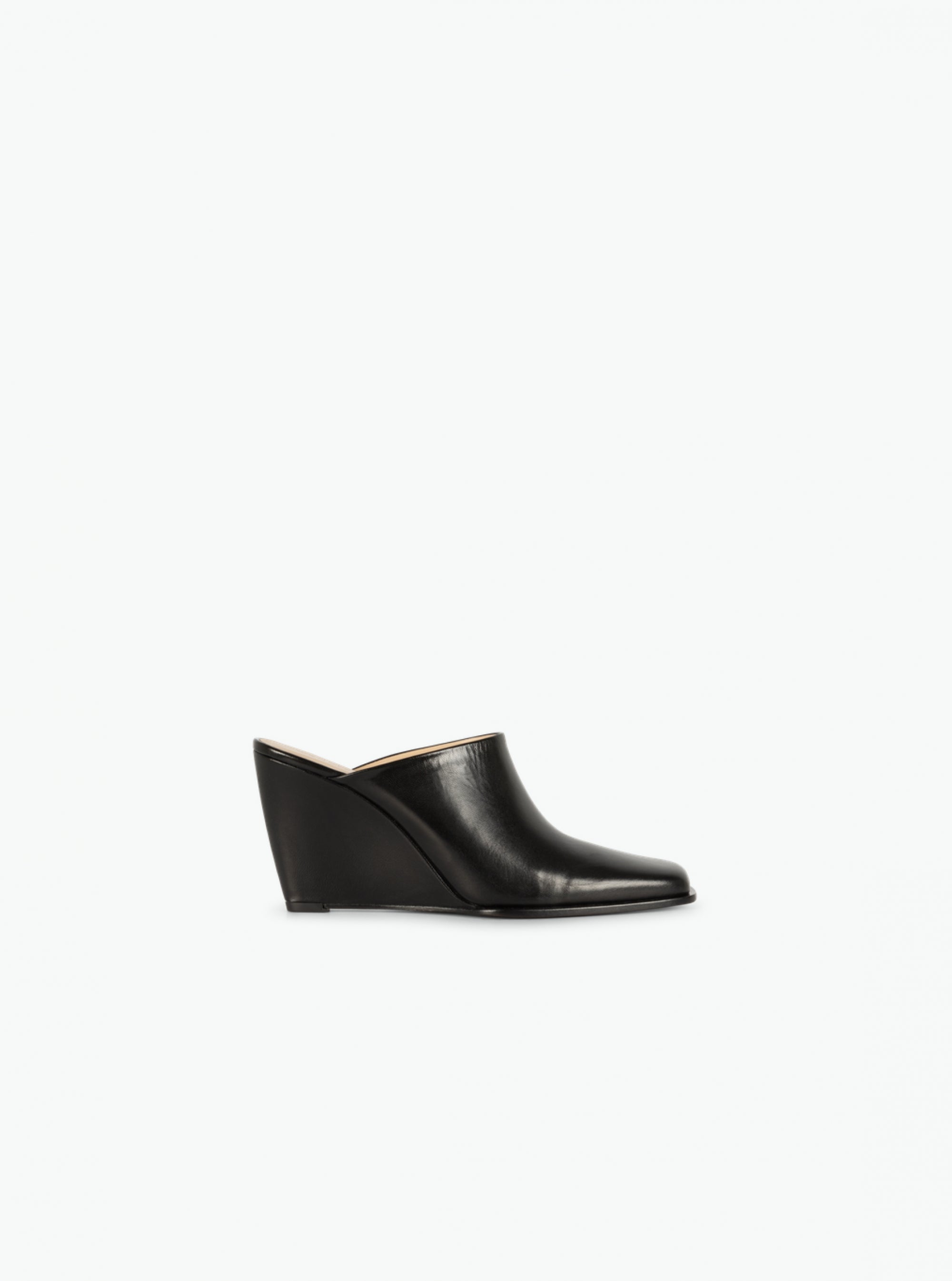 Gaia Wedge - Black