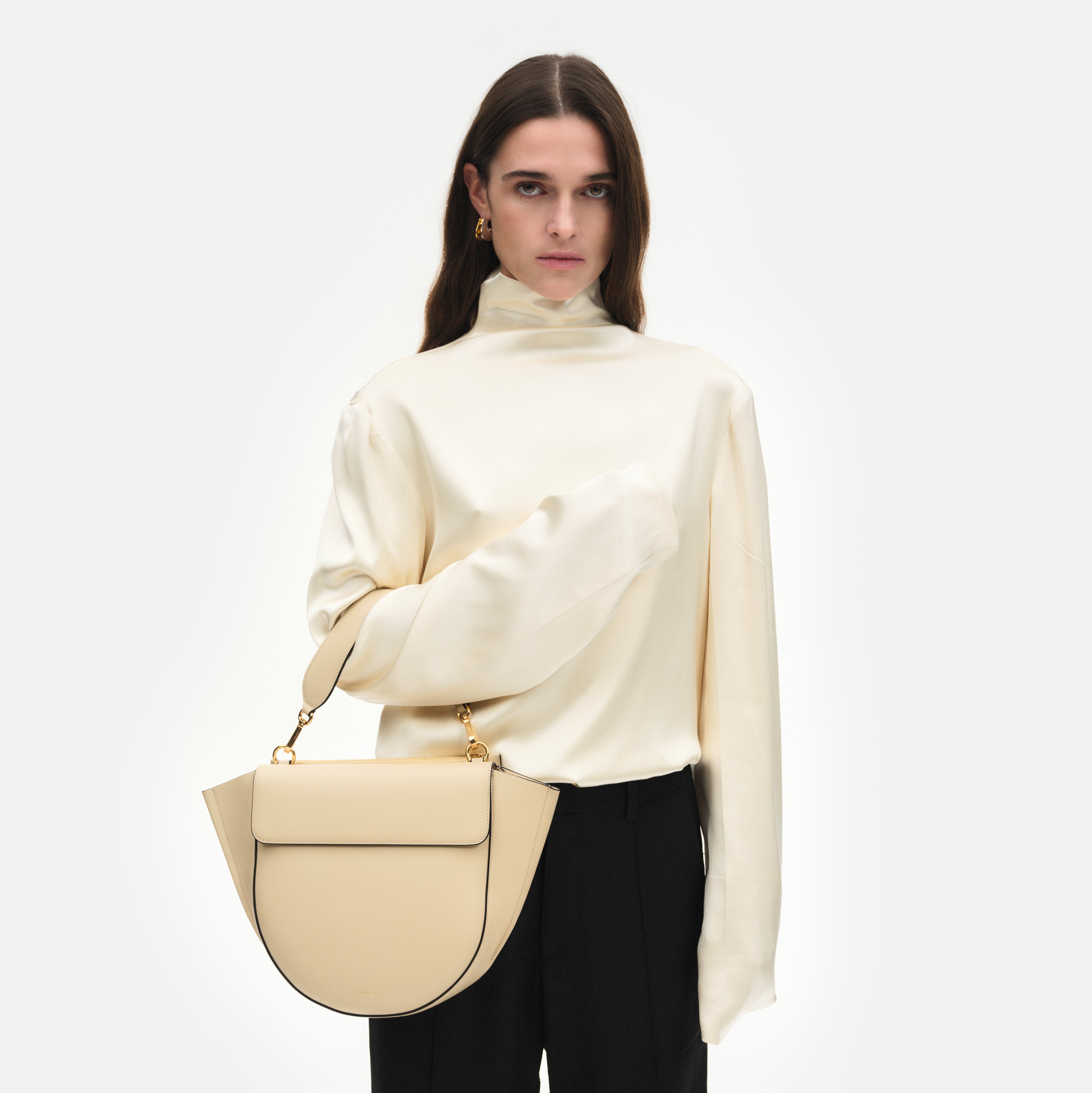 新品未使用品【WANDLER/ワンドラー】 HORTENSIA M Hortensia Bag Medium - Black – Wandler.com