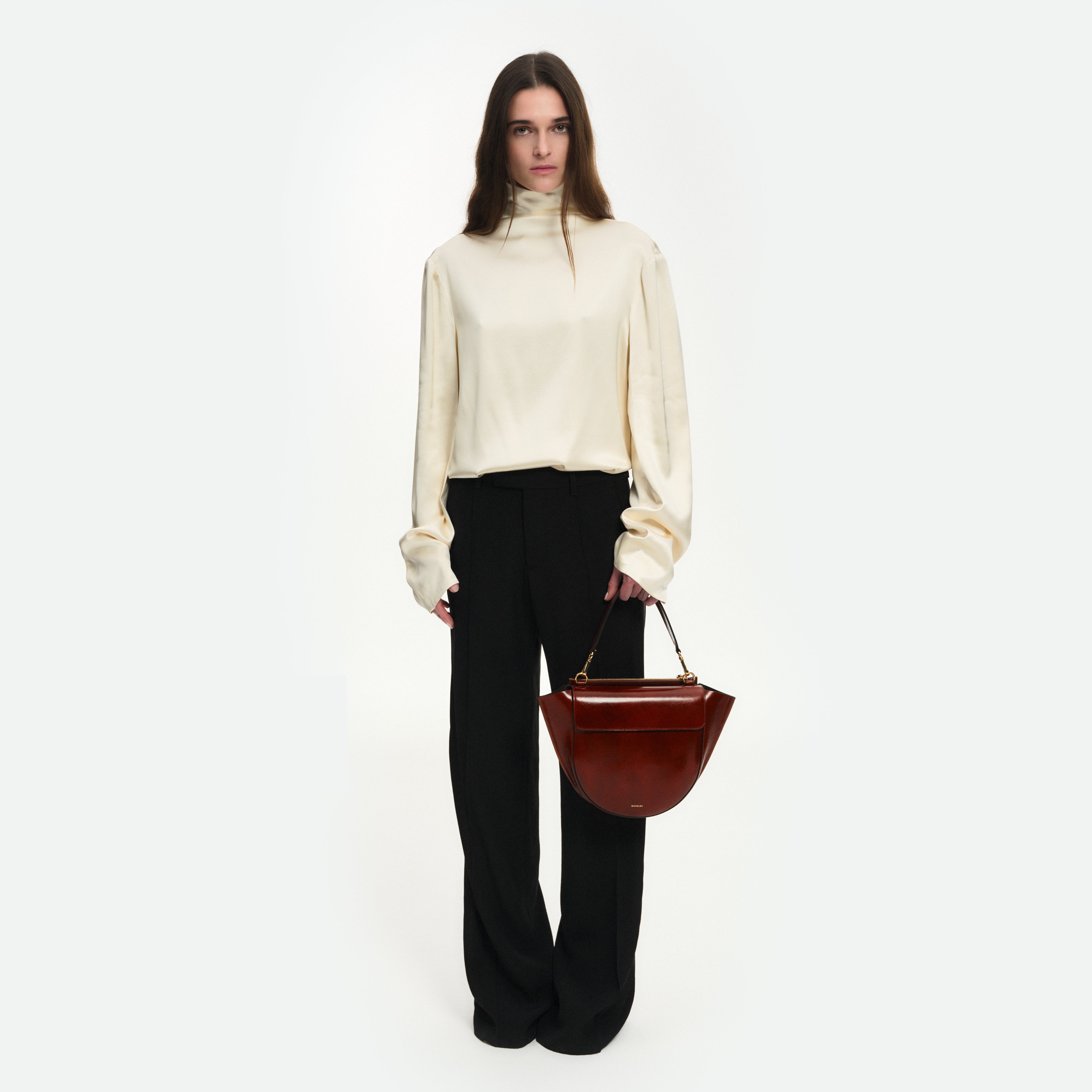 WANDLER Hortensia middle サフィアノ&amp;オフホワイト Hortensia Bag Medium - Saddle – Wandler.com