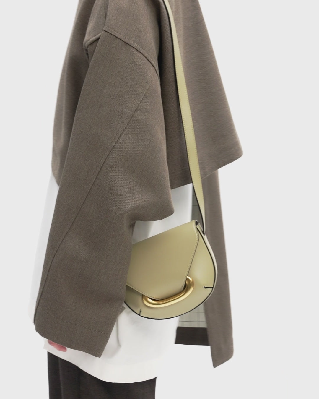 サンディーダ ブランヴェール Wandler Veneto Crossbody Bag Peper – Wandler.com