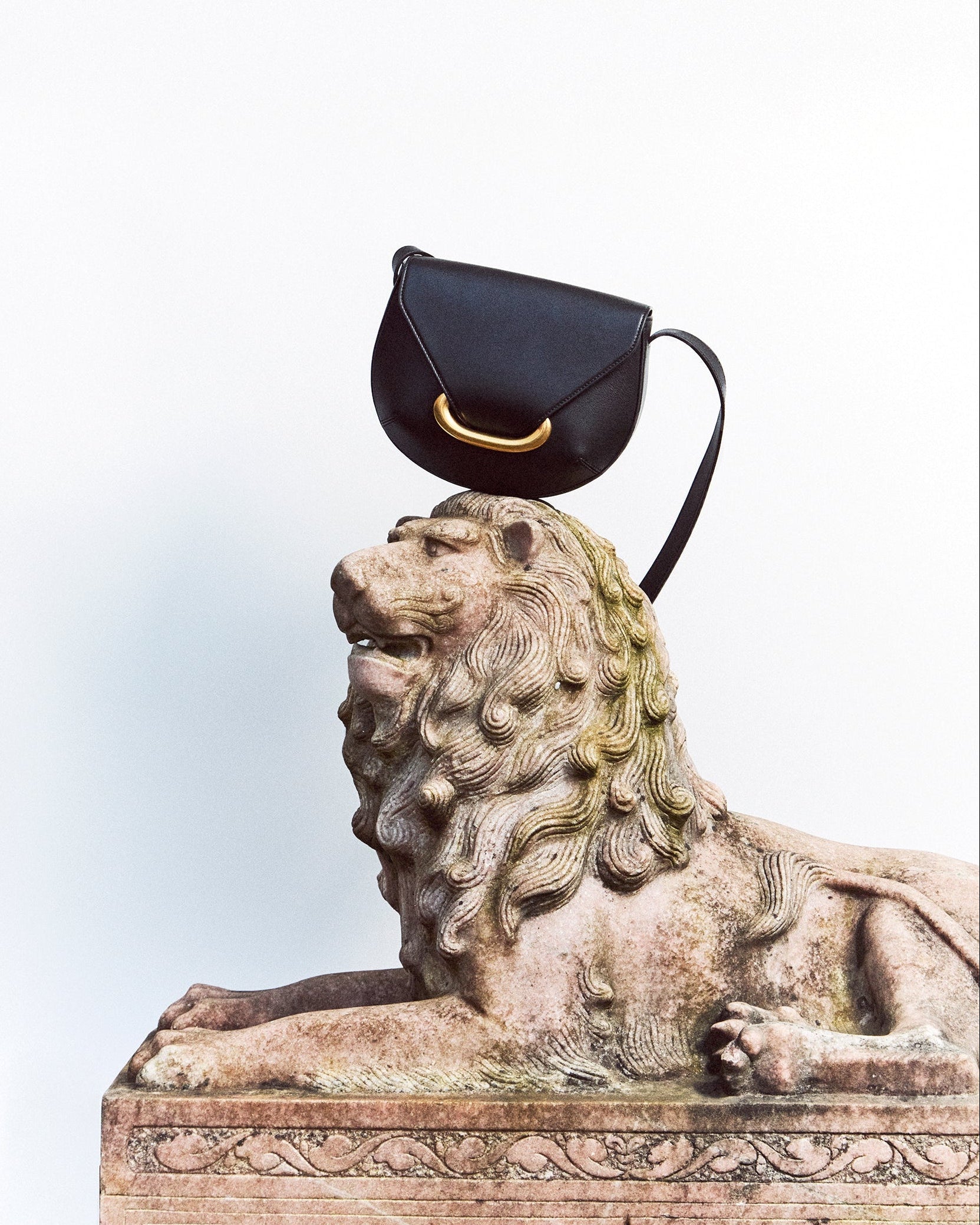 ウォルター Veneto Crossbody Small - Black – Wandler.com